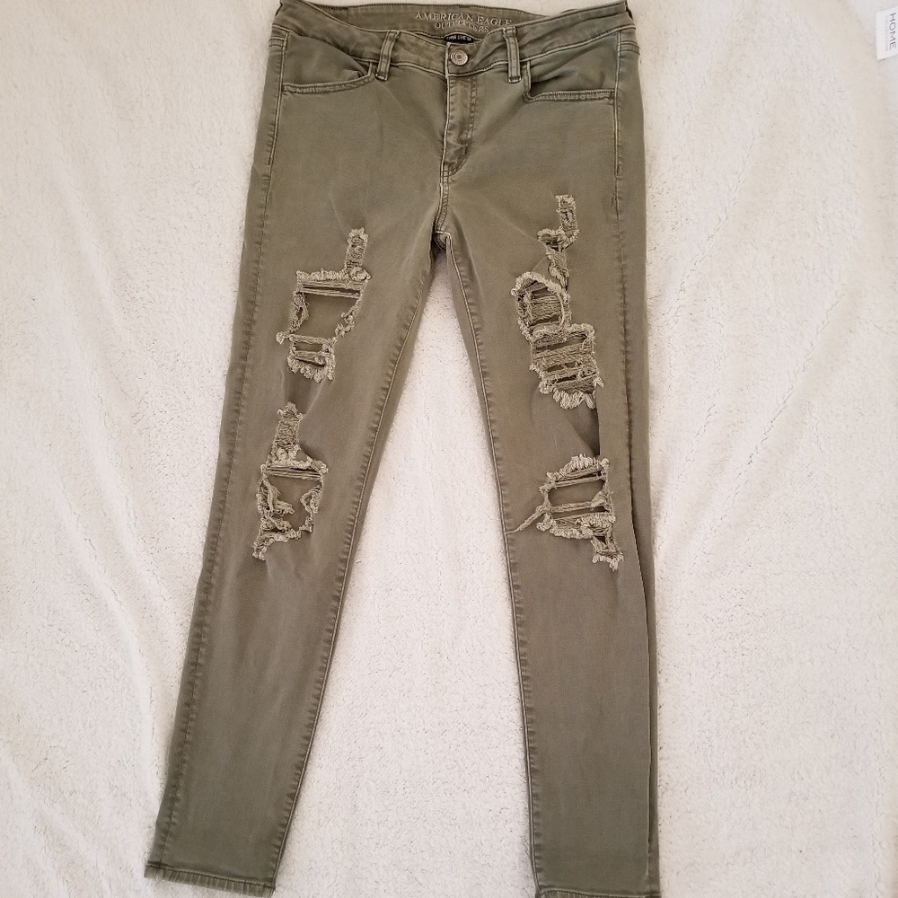 American Eagle destructed jeans size 12
